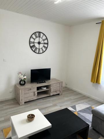 Richelieu 2 Chez Adrien Apartment Saint-Quentin  Bagian luar foto